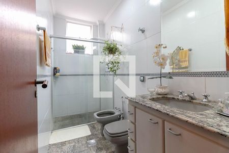 Apartamento à venda com 140m², 3 quartos e 2 vagas Apartamento à venda com 140m², 3 quartos e 2 vagasBanheiro Social