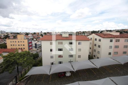 Vista da Sala de apartamento à venda com 3 quartos, 59m² em Heliópolis, Belo Horizonte