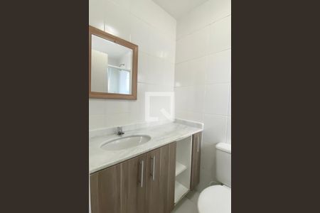 Banheiro da Suíte 1 de apartamento à venda com 2 quartos, 61m² em Jardim Tupanci, Barueri