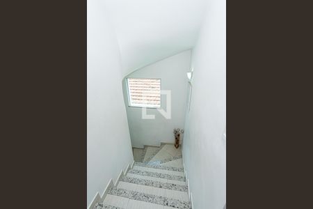 Casa à venda com 273m², 3 quartos e 6 vagasEscada