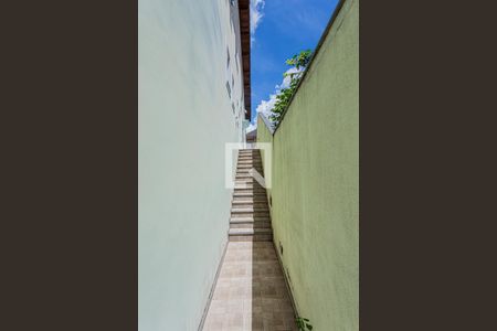 Casa à venda com 273m², 3 quartos e 6 vagasCorredor externo