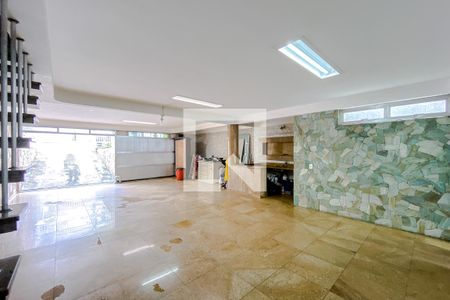 Casa à venda com 230m², 4 quartos e 4 vagasGaragem