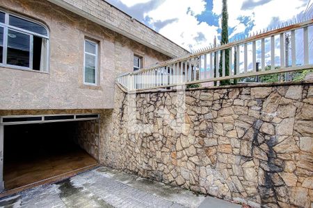 Casa à venda com 230m², 4 quartos e 4 vagasGaragem