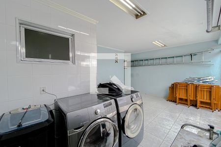 Casa à venda com 230m², 4 quartos e 4 vagasÁrea de Serviço