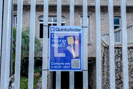 Casa à venda com 230m², 4 quartos e 4 vagasFachada