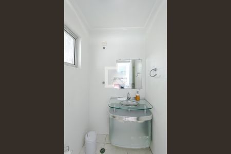 Casa à venda com 230m², 4 quartos e 4 vagasBanheiro de serviço