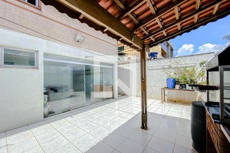 Casa à venda com 230m², 4 quartos e 4 vagasChurrasqueira