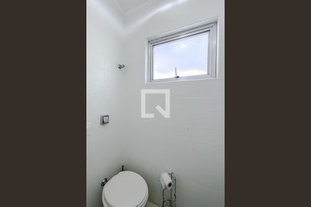 Casa à venda com 230m², 4 quartos e 4 vagasBanheiro de serviço