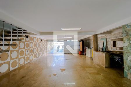 Casa à venda com 230m², 4 quartos e 4 vagasGaragem