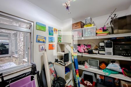 Casa à venda com 230m², 4 quartos e 4 vagasQuarto de Serviço