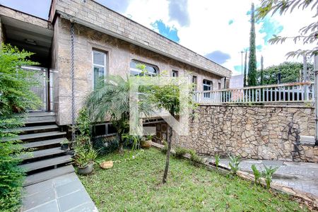 Casa à venda com 230m², 4 quartos e 4 vagasEntrada