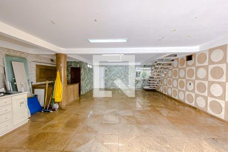 Casa à venda com 230m², 4 quartos e 4 vagasGaragem