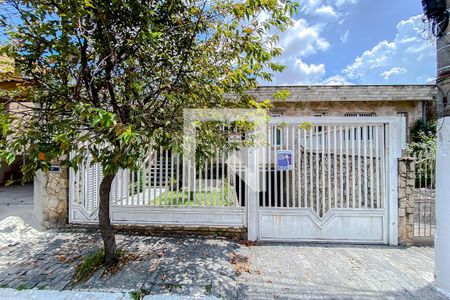 Casa à venda com 230m², 4 quartos e 4 vagasFachada