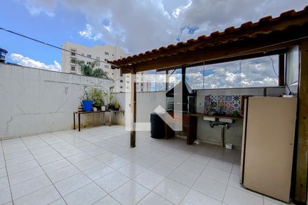 Casa à venda com 230m², 4 quartos e 4 vagasChurrasqueira