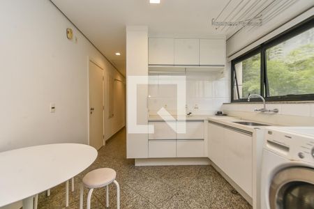 Apartamento para alugar com 420m², 4 quartos e 4 vagas Apartamento para alugar com 420m², 4 quartos e 4 vagasÁrea de Serviço