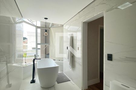 Casa de condomínio à venda com 361m², 5 quartos e 4 vagasBanheiro da Suíte 1