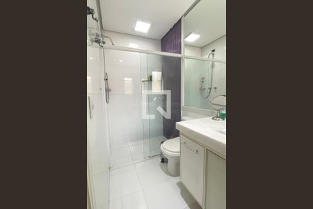 Casa de condomínio à venda com 361m², 5 quartos e 4 vagasbanheiro da Suíte 5 