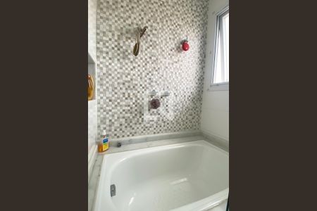 Casa de condomínio à venda com 361m², 5 quartos e 4 vagasBanheiro da Suíte 2