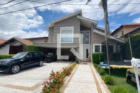 Casa de condomínio à venda com 361m², 5 quartos e 4 vagasFachada