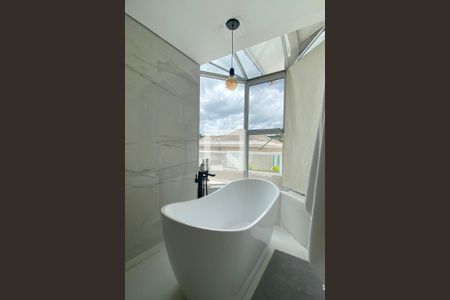 Casa de condomínio à venda com 361m², 5 quartos e 4 vagasBanheiro da Suíte 1