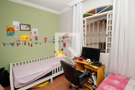 Casa à venda com 257m², 5 quartos e 4 vagasQuarto 2