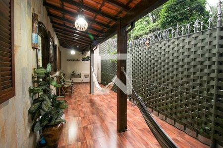 Varanda de casa à venda com 4 quartos, 257m² em Itapoã, Belo Horizonte