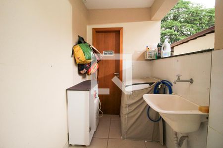 Casa à venda com 257m², 5 quartos e 4 vagasArea de Serviço