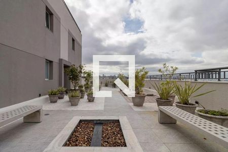 Apartamento à venda com 34m², 2 quartos e sem vaga Apartamento à venda com 34m², 2 quartos e sem vagaLareira