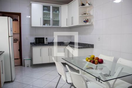 Casa à venda com 185m², 3 quartos e 2 vagasCozinha