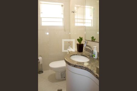 Casa à venda com 185m², 3 quartos e 2 vagasBanheiro 3