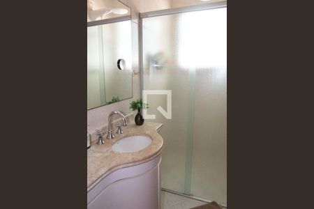 Banheiro do Quarto 1 de casa à venda com 3 quartos, 185m² em Vila Mazzei, São Paulo