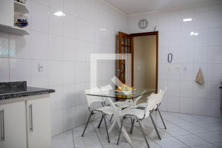 Casa à venda com 185m², 3 quartos e 2 vagasCozinha