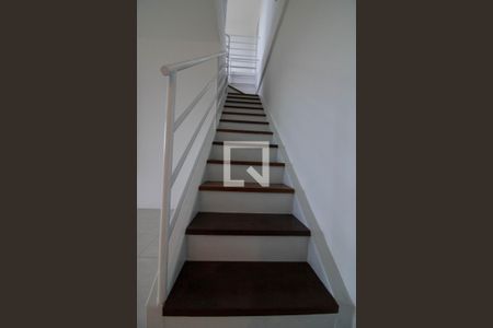 Apartamento à venda com 120m², 2 quartos e 1 vagaEscada