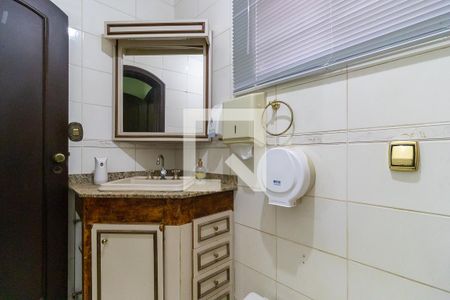 Casa à venda com 250m², 4 quartos e 3 vagas Casa à venda com 250m², 4 quartos e 3 vagasBanheiro da suíte