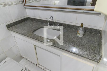 Casa à venda com 250m², 4 quartos e 3 vagas Casa à venda com 250m², 4 quartos e 3 vagasBanheiro social