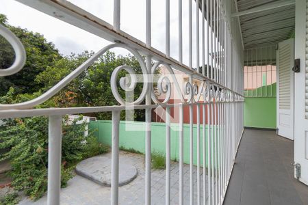 Casa à venda com 250m², 4 quartos e 3 vagas Casa à venda com 250m², 4 quartos e 3 vagasSacada da sala