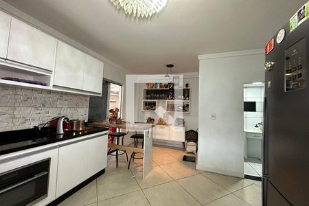 Casa à venda com 352m², 2 quartos e 2 vagasCozinha