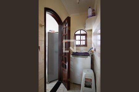 Casa à venda com 214m², 4 quartos e 2 vagasBanheiro 2