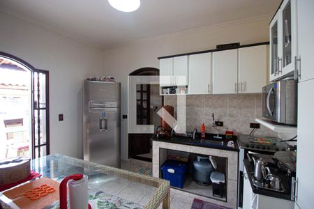 Casa à venda com 214m², 4 quartos e 2 vagasCozinha