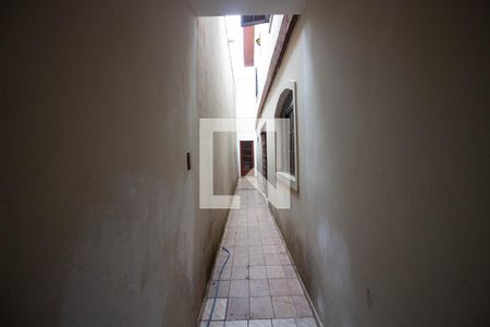 Casa à venda com 214m², 4 quartos e 2 vagasCorredor