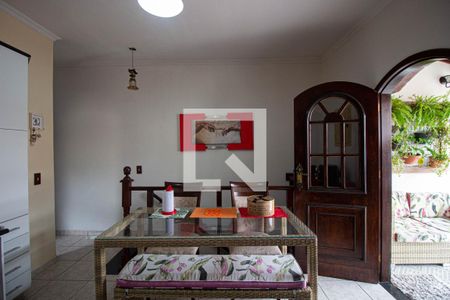 Casa à venda com 214m², 4 quartos e 2 vagasCozinha