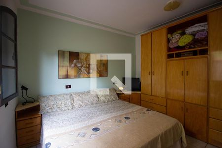 Casa à venda com 214m², 4 quartos e 2 vagasQuarto 2