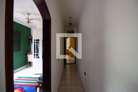 Casa à venda com 214m², 4 quartos e 2 vagasCorredor