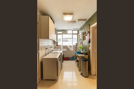 Apartamento à venda com 130m², 3 quartos e 1 vagaÁrea de Serviço