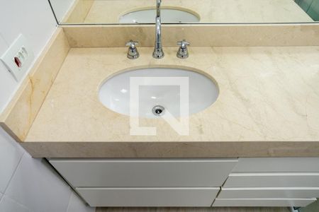 Casa à venda com 126m², 3 quartos e 2 vagasBanheiro da suíte