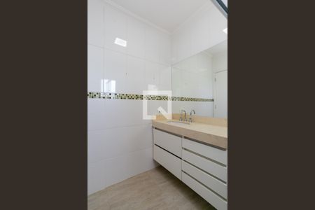 Casa à venda com 126m², 3 quartos e 2 vagasBanheiro da suíte