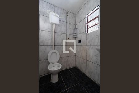 Banheiro de casa para alugar com 1 quarto, 48m² em Parque Boturussu, São Paulo