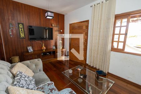 Sala de casa à venda com 3 quartos, 225m² em Jaqueline, Belo Horizonte