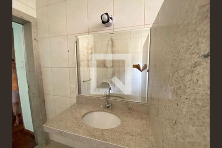 Casa à venda com 280m², 4 quartos e 2 vagasBanheiro da Suíte