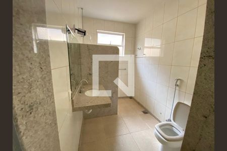 Casa à venda com 280m², 4 quartos e 2 vagasBanheiro da Suíte